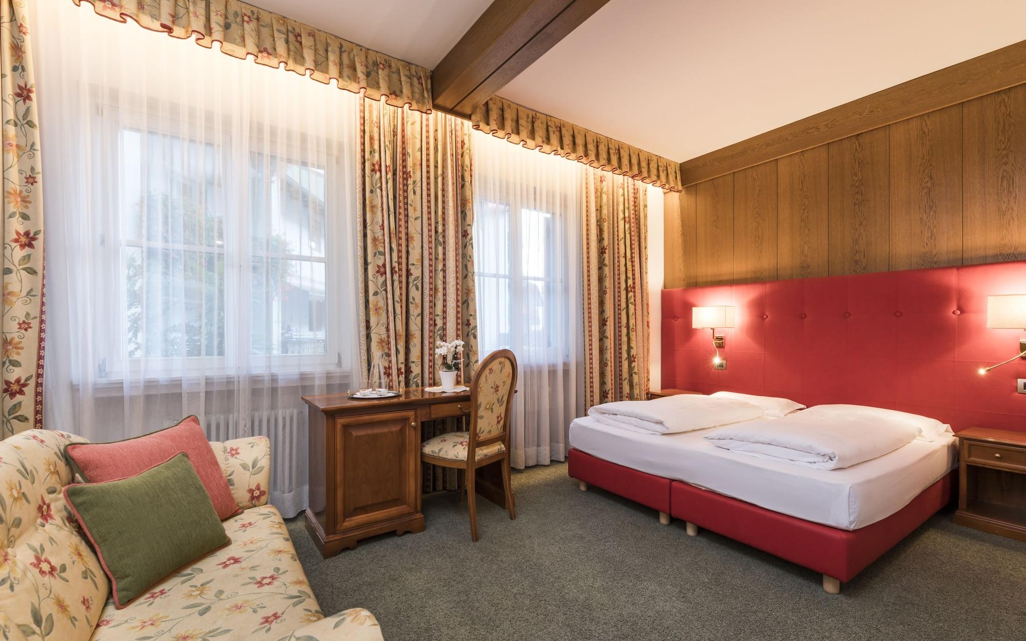 Hotel Gruener Baum Bressanone Esterno foto