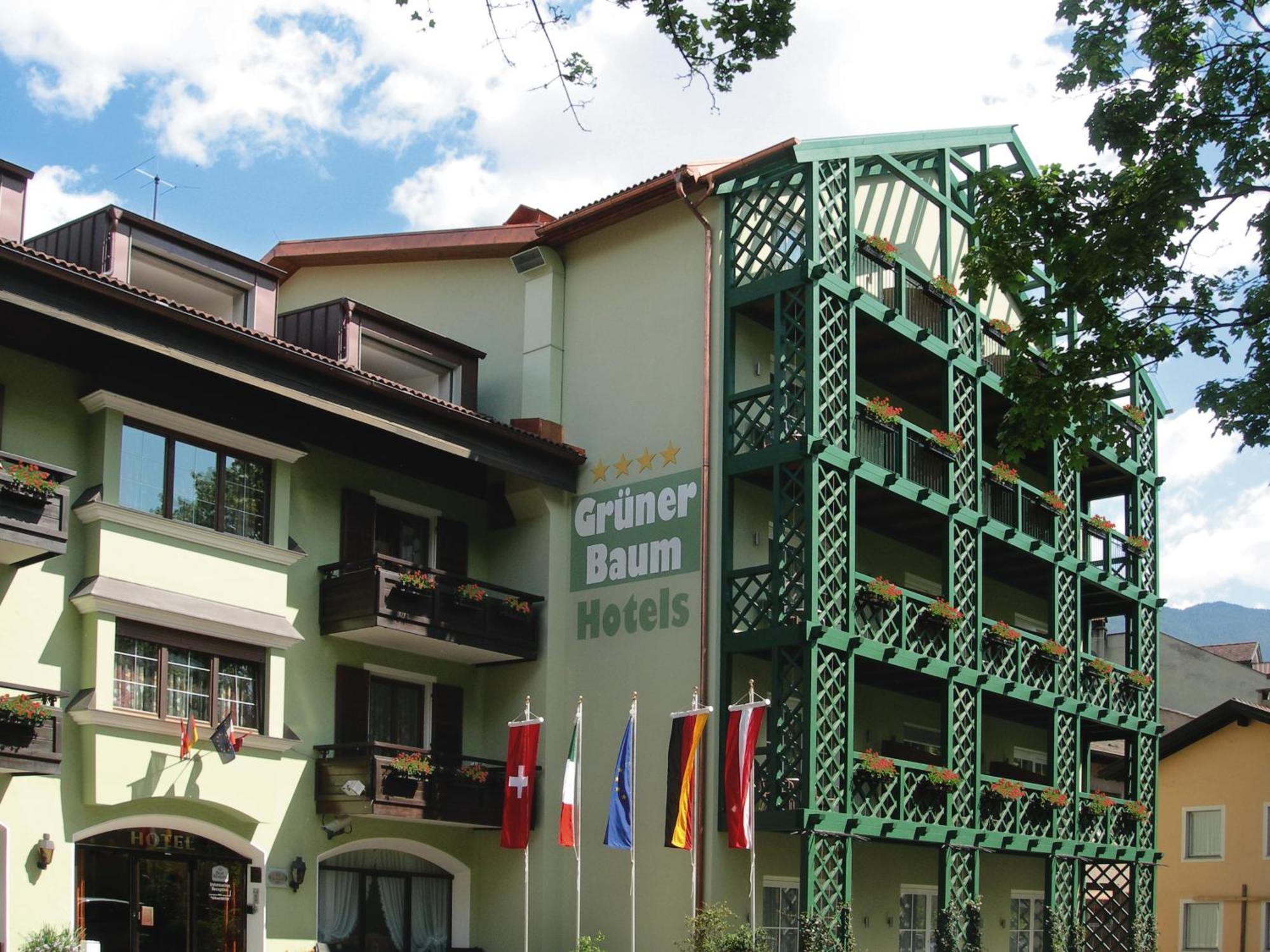 Hotel Gruener Baum Bressanone Esterno foto