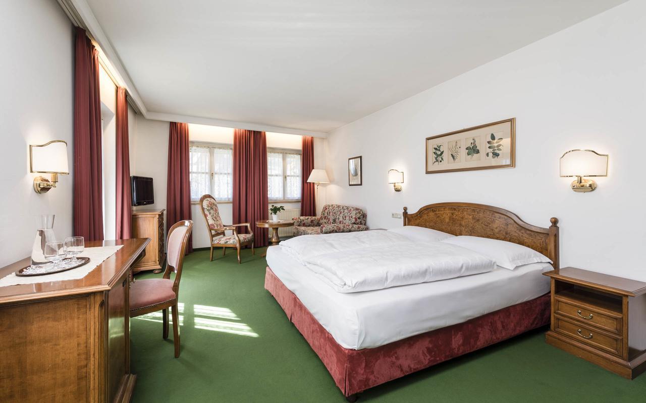 Hotel Gruener Baum Bressanone Esterno foto