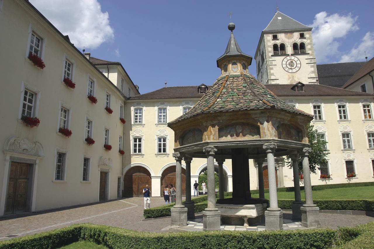 Hotel Gruener Baum Bressanone Esterno foto